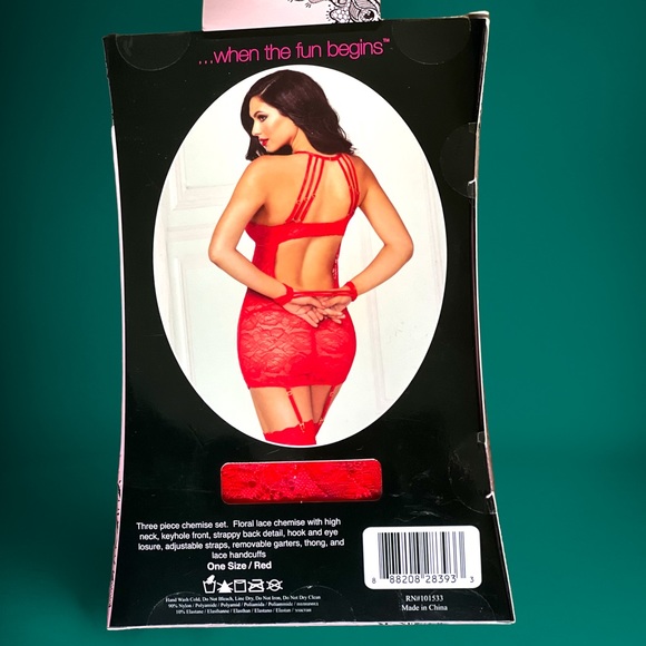 Swinging Chemise Set with Keyhole front, straps,garters and handcuffs. Red. NWT. - Picture 2 of 4